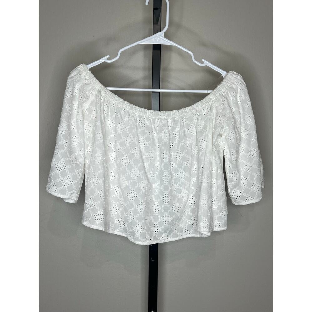 Self Contrast White Eyelet Off Shoulder Crop Top NWT Small